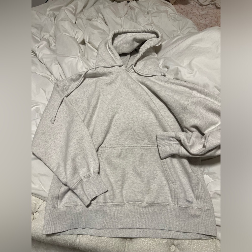 aritzia tna hoodie in heather cloud white